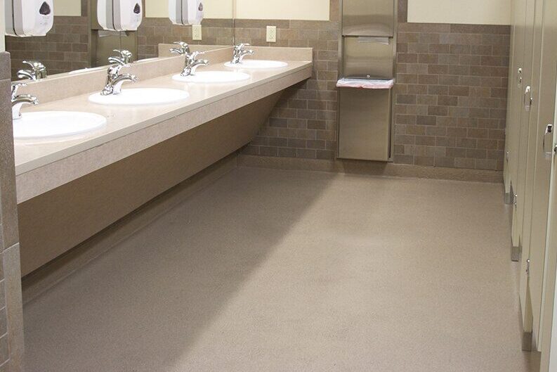 dubro-quartz-restroom